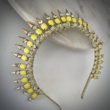 Load image into Gallery viewer, Vierra crown yellow
