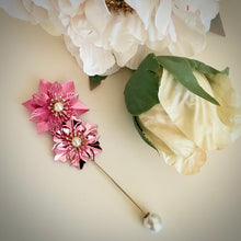 Load image into Gallery viewer, Posey Lapel pin
