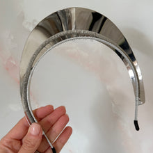 Load image into Gallery viewer, Gigi crown silver
