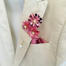 Load image into Gallery viewer, Posey Lapel pin