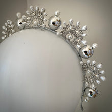 Load image into Gallery viewer, Baby Blossom crown