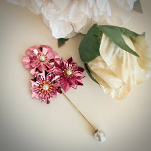 Load image into Gallery viewer, Posey Lapel pin