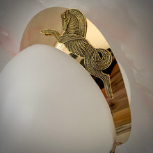 Load image into Gallery viewer, Phar Lap crown gold