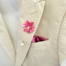 Load image into Gallery viewer, Posey Lapel pin