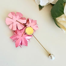 Load image into Gallery viewer, Posey Lapel pin