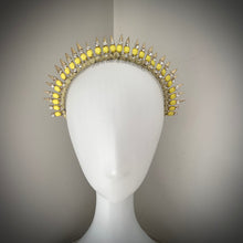 Load image into Gallery viewer, Vierra crown yellow