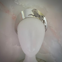 Load image into Gallery viewer, Phar Lap crown silver