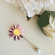 Load image into Gallery viewer, Posey Lapel pin