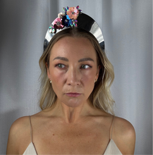 Load image into Gallery viewer, Spring crown silver