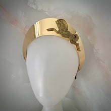 Load image into Gallery viewer, Phar Lap crown gold