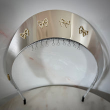 Load image into Gallery viewer, Sandra bow crown