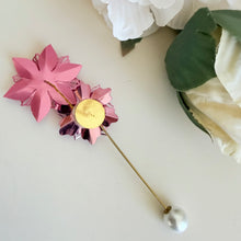 Load image into Gallery viewer, Posey Lapel pin