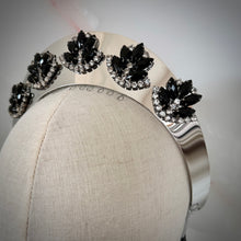 Load image into Gallery viewer, Audrey crown black