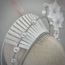 Load image into Gallery viewer, Mrs Alba headpiece