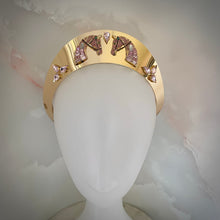 Load image into Gallery viewer, Casha crown