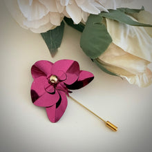Load image into Gallery viewer, Orchid Lapel pin