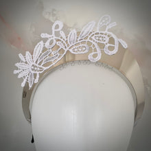 Load image into Gallery viewer, Lacie crown white