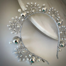 Load image into Gallery viewer, Baby Blossom crown