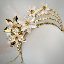 Load image into Gallery viewer, Mrs Bowie headpiece