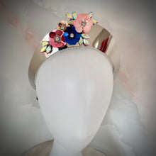 Load image into Gallery viewer, Spring crown silver