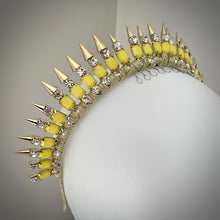 Load image into Gallery viewer, Vierra crown yellow