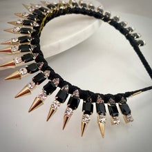 Load image into Gallery viewer, Vierra crown black