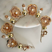 Load image into Gallery viewer, Bella flower crown