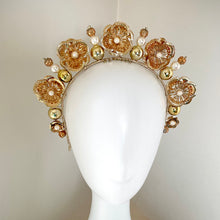 Load image into Gallery viewer, Bella flower crown