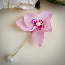 Load image into Gallery viewer, Cataleya Lapel pin
