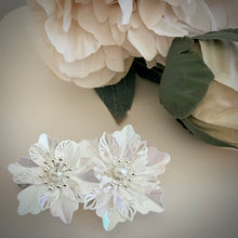 Load image into Gallery viewer, Magnetic Lapel pin/ brooch
