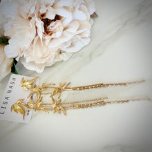 Load image into Gallery viewer, Lilly dangle earrings
