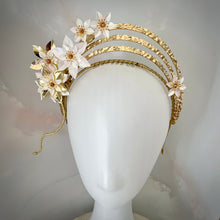 Load image into Gallery viewer, Mrs Bowie headpiece
