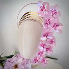 Load image into Gallery viewer, Cataleya headpiece
