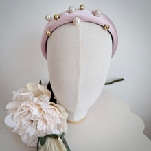 Load image into Gallery viewer, Peggy Pearl headband
