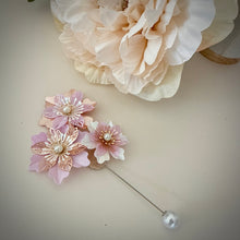 Load image into Gallery viewer, Francesca Lapel pin
