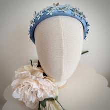 Load image into Gallery viewer, Daisy padded headband blue
