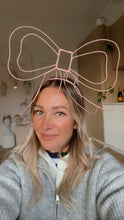 Load image into Gallery viewer, Nicoleta bow
