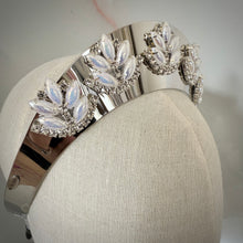 Load image into Gallery viewer, Audrey crown white
