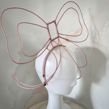 Load image into Gallery viewer, Nicoleta bow
