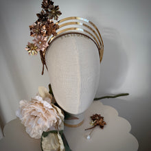 Load image into Gallery viewer, Bloom Lapel pin
