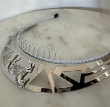 Load image into Gallery viewer, Delta crown silver
