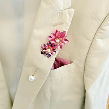 Load image into Gallery viewer, Posey Lapel pin
