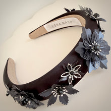 Load image into Gallery viewer, Floral headband
