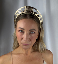 Load image into Gallery viewer, Delta crown gold
