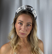 Load image into Gallery viewer, Delta crown silver
