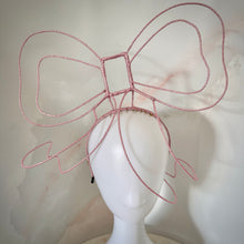 Load image into Gallery viewer, Nicoleta bow
