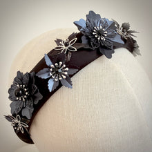 Load image into Gallery viewer, Floral headband
